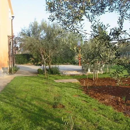 Apartament In Pula- Kroatien Mit Hohen Gaestebewertungen By Interhome *