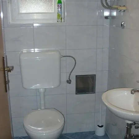 In Pula- Kroatien Mit Hohen Gaestebewertungen By Interhome Apartament Pula