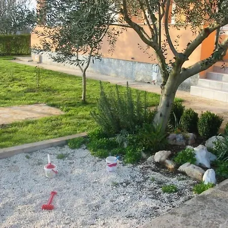 In Pula- Kroatien Mit Hohen Gaestebewertungen By Interhome * Πούλα
